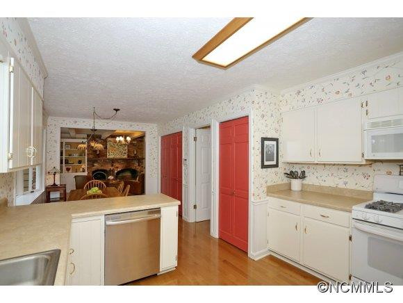118 Brandon Road - Photo 8
