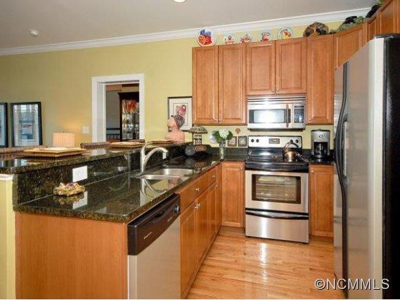 155  SOUTH LEXINGTON AVE, #411 - Photo 4