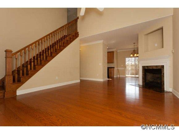 802 West Pointe Drive - Photo 2