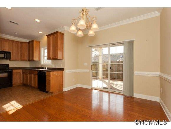 802 West Pointe Drive - Photo 3