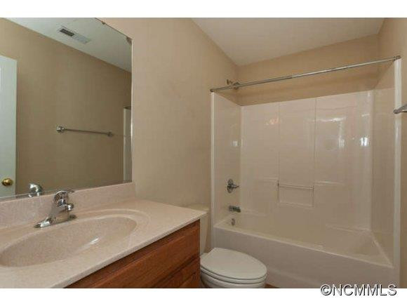 802 West Pointe Drive - Photo 9