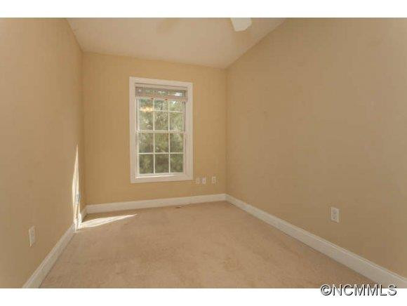 802 West Pointe Drive - Photo 10