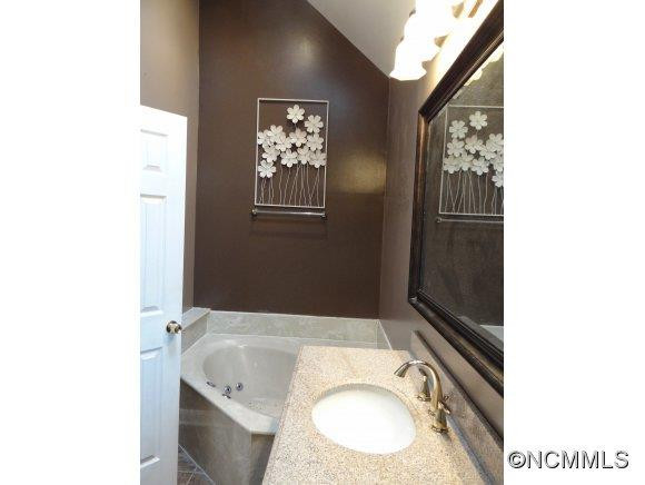 41 Whispering Woods Drive - Photo 14