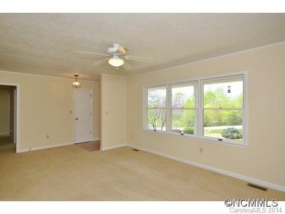 180 MOUNTAIN VALLEY DRIVE - Photo 3