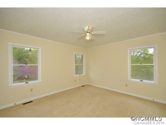 180 MOUNTAIN VALLEY DRIVE - Photo 7