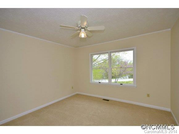 180 MOUNTAIN VALLEY DRIVE - Photo 10