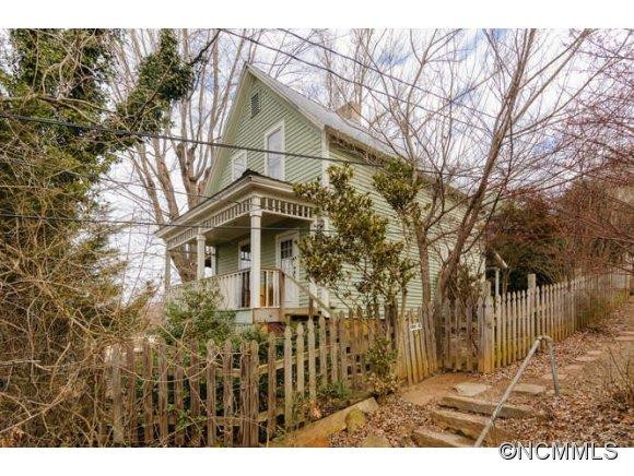 56 Roberts St