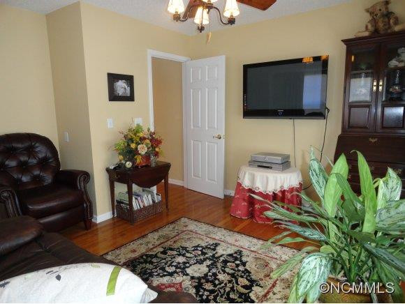 105 Aspen La. - Photo 17