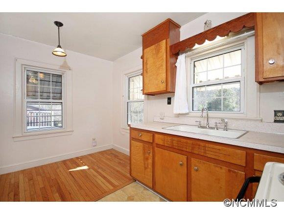112 Wendover Road - Photo 9