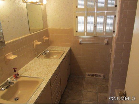 135 Hall Street - Photo 6