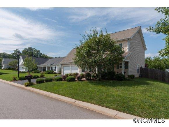208 Essex Place - Photo 2