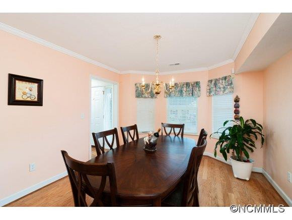 208 Essex Place - Photo 12