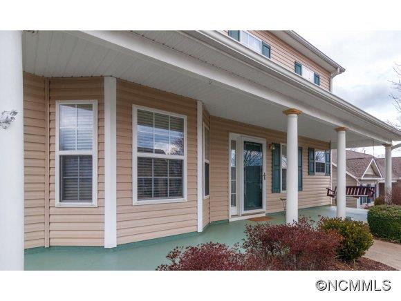 208 Essex Place - Photo 3