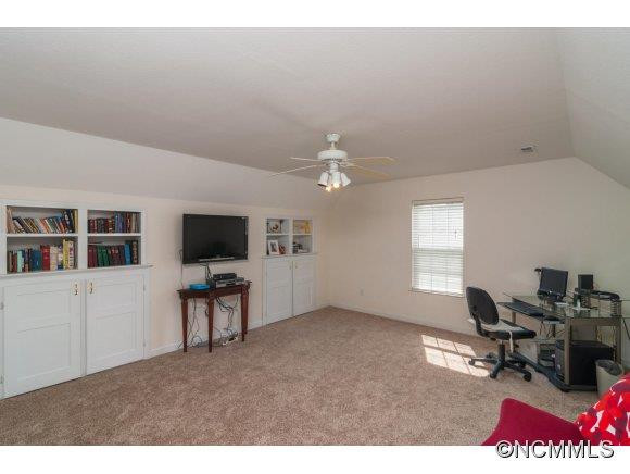 208 Essex Place - Photo 21
