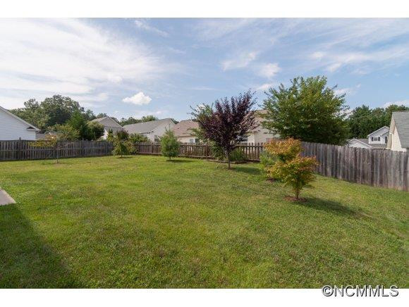 208 Essex Place - Photo 23