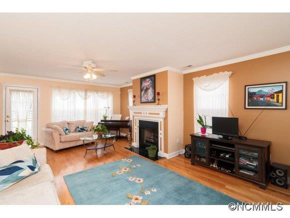 208 Essex Place - Photo 5