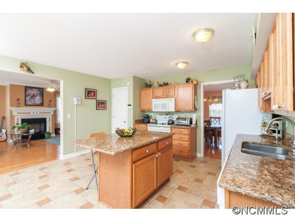 208 Essex Place - Photo 8