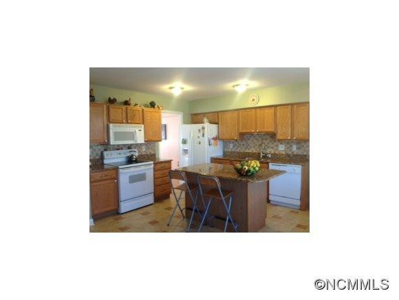 208 Essex Place - Photo 9