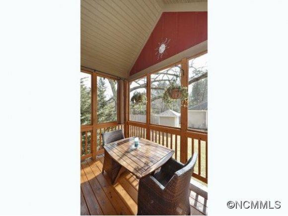 2 OAK SPRINGS DRIVE - Photo 8