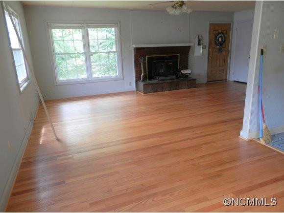 1 E Haywood Drive - Photo 4