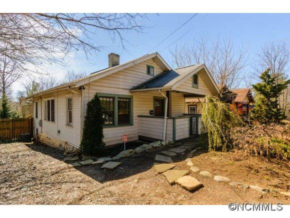 121 Hillside Street - Photo 2