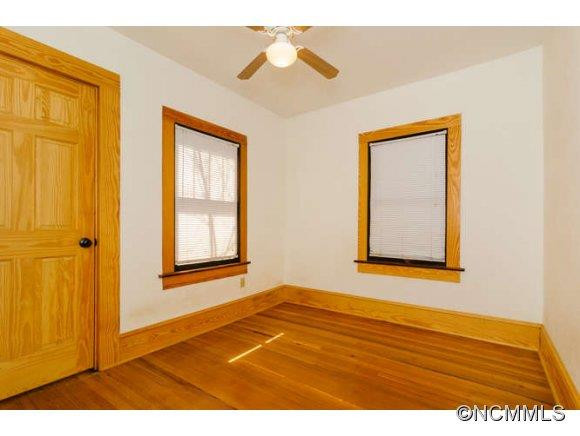 121 Hillside Street - Photo 11