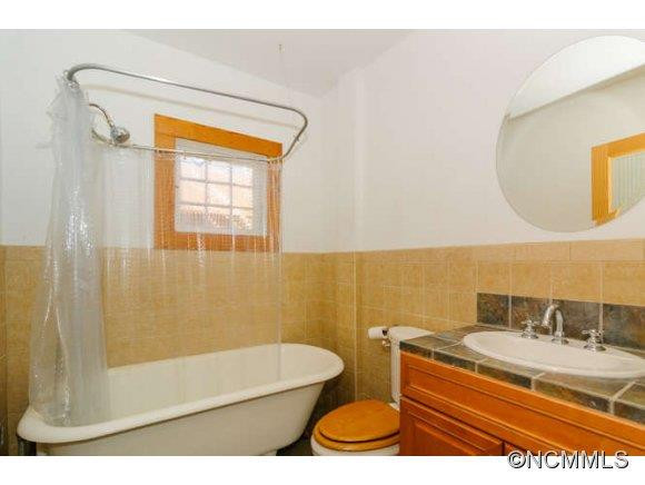 121 Hillside Street - Photo 13