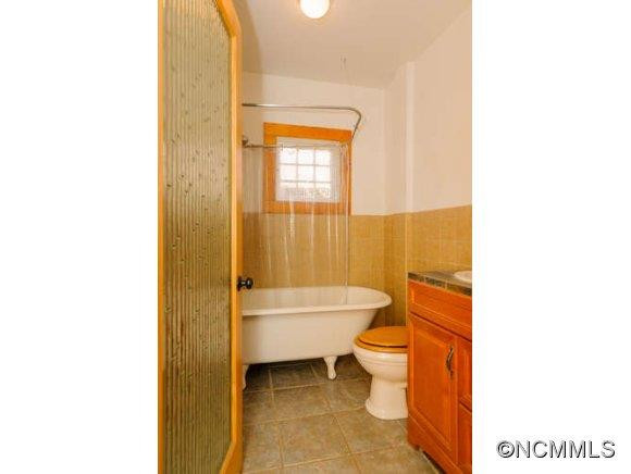 121 Hillside Street - Photo 14