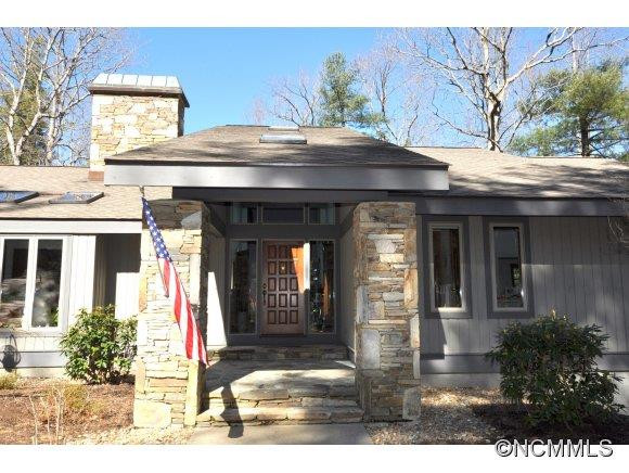 5 Brighton CT. - Photo 2