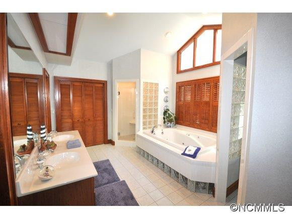 5 Brighton CT. - Photo 11