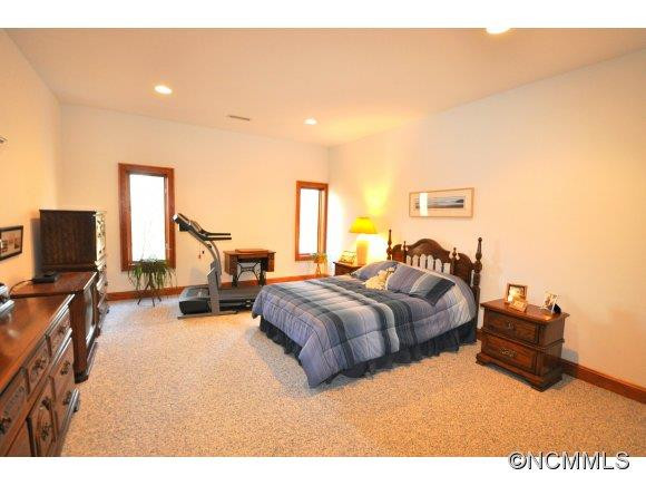 5 Brighton CT. - Photo 16