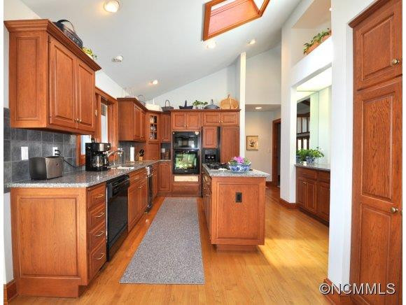 5 Brighton CT. - Photo 7