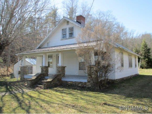 481 Forest St - Photo 2
