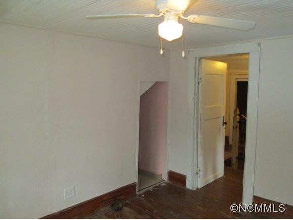 481 Forest St - Photo 16