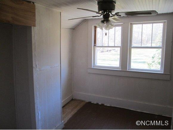 481 Forest St - Photo 17