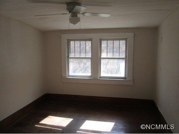 481 Forest St - Photo 18