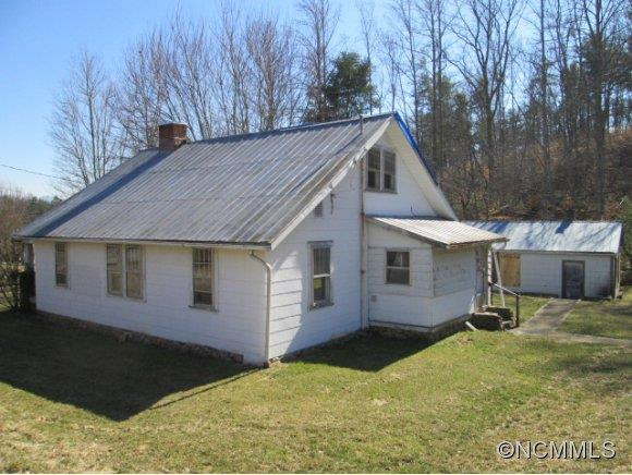 481 Forest St - Photo 3