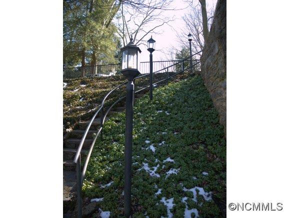 107 Evelyn Place - Photo 14
