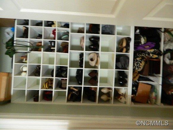 227 Raintree Drive - Photo 17