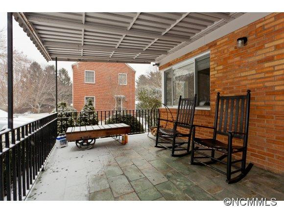 133 Westwood Road - Photo 2