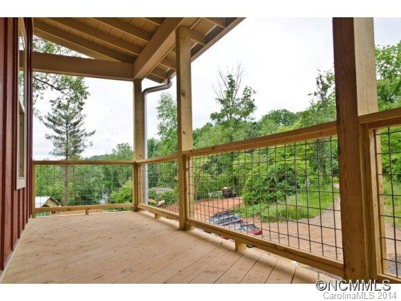 138 Bradley - Photo 2