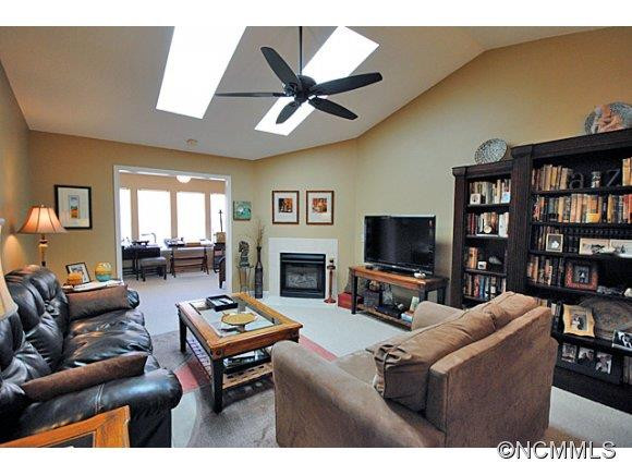2104 Deermouse Way - Photo 7