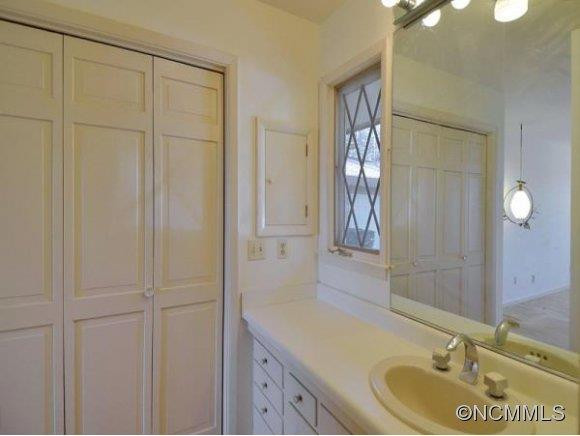 172 ECHO CIRCLE - Photo 13