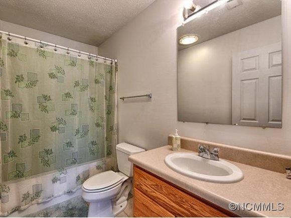 202 PEMBROOK - Photo 8