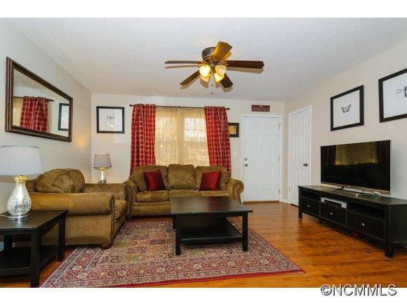 24 Evelake Drive - Photo 3