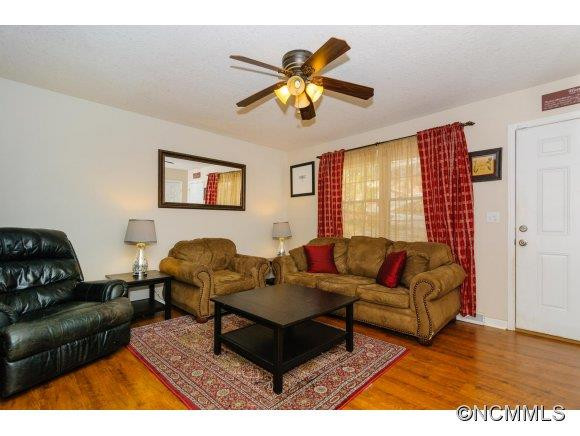 24 Evelake Drive - Photo 5