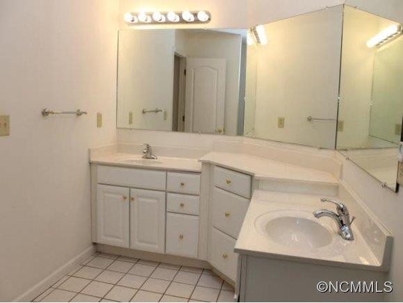 949 KANUGA ROAD - Photo 8