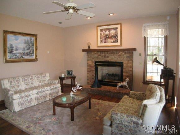 525 Carriage Row - Photo 13