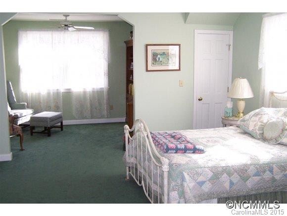 525 Carriage Row - Photo 18