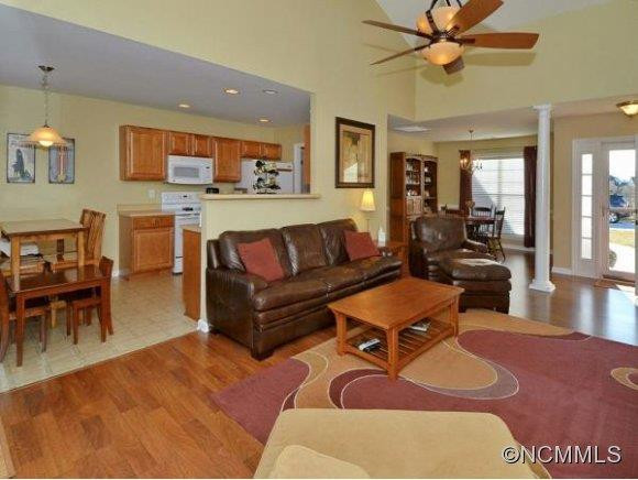 131 CHOWAN DR - Photo 4
